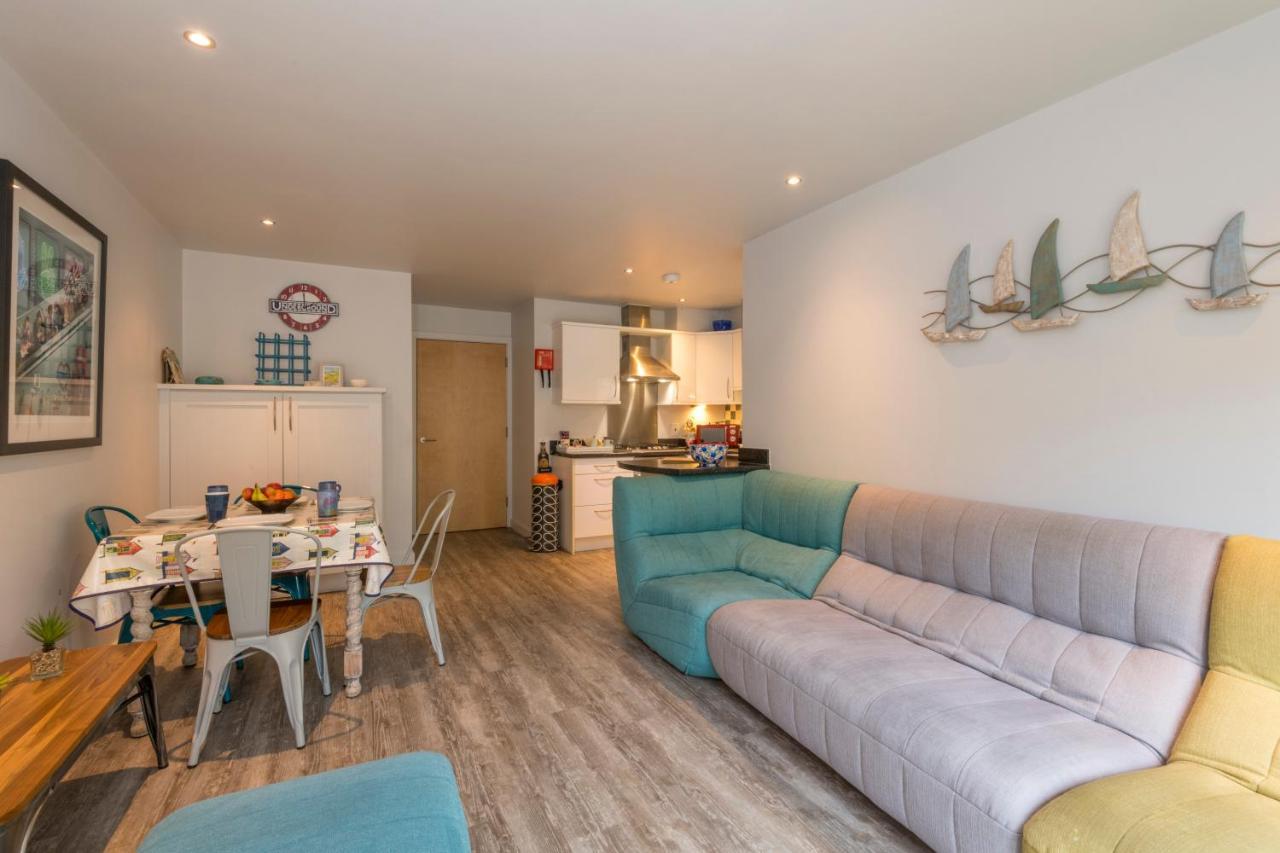 The Beach House & Porth Sands Apartments Newquay  Exterior photo