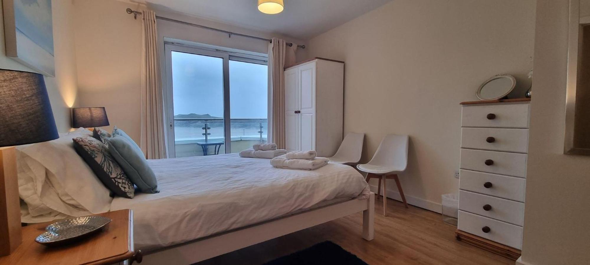 The Beach House & Porth Sands Apartments Newquay  Exterior photo