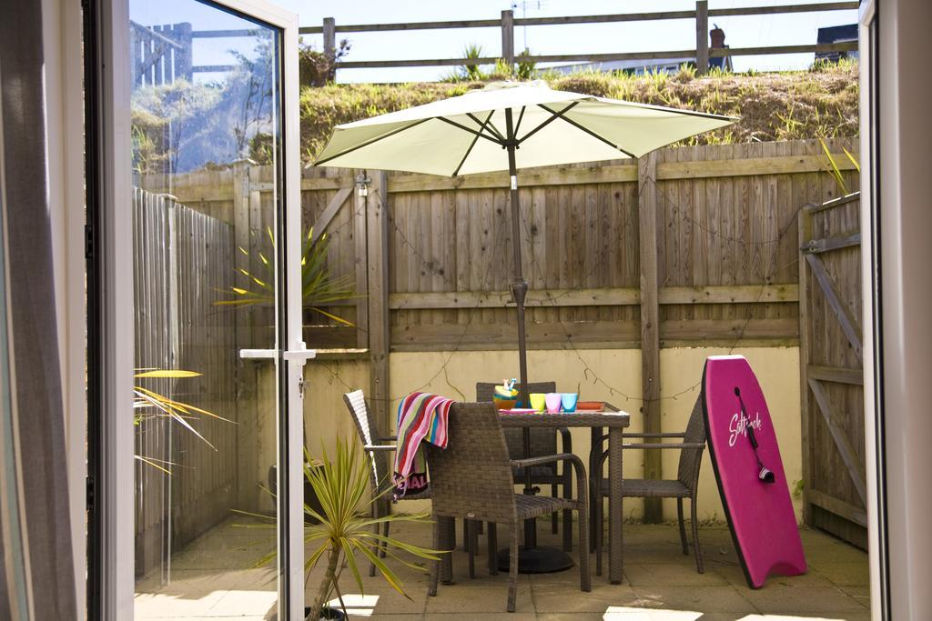 The Beach House & Porth Sands Apartments Newquay  Exterior photo
